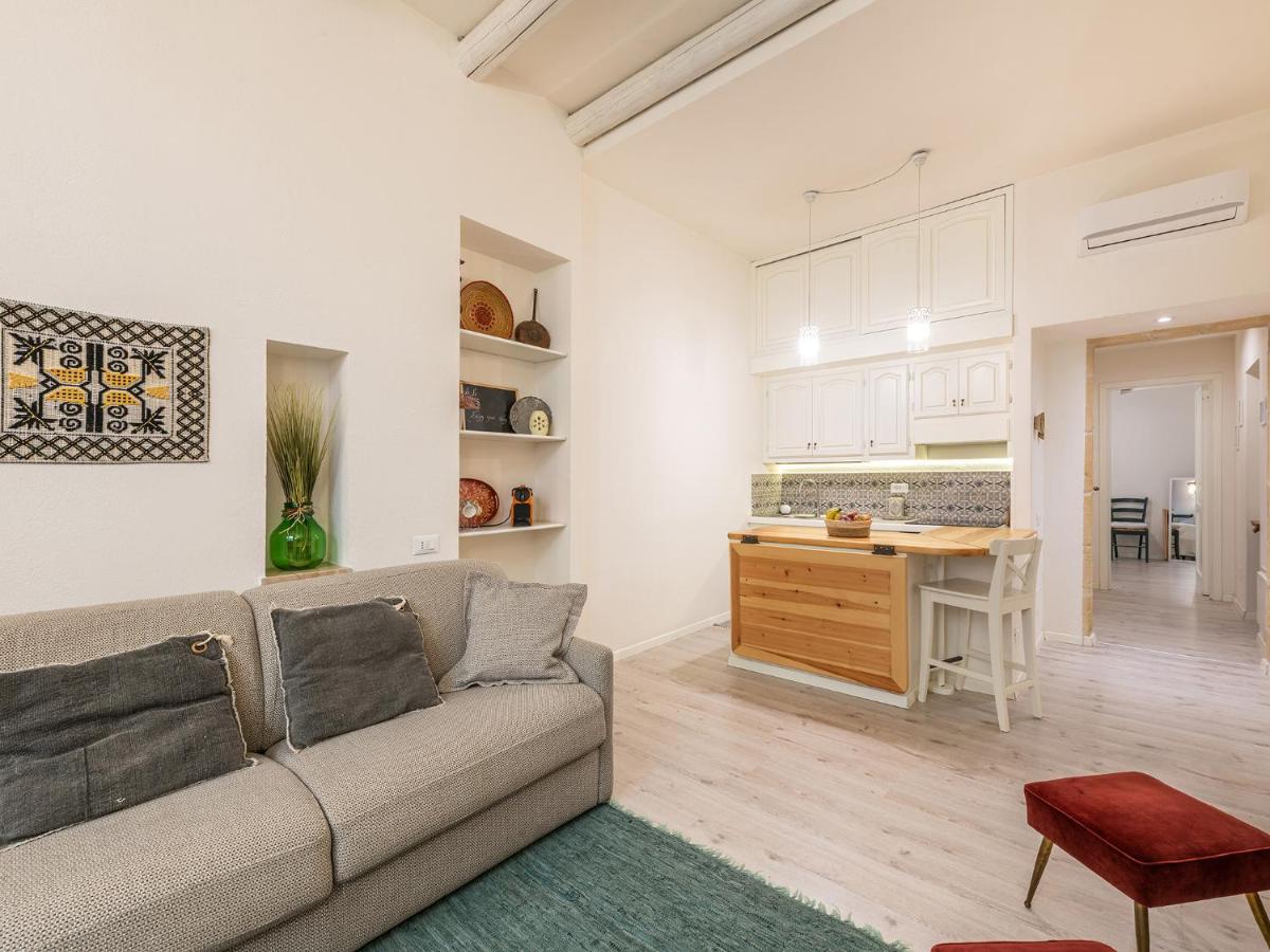 Marco'S Stylish Home In The Heart Of Cagliari Ngoại thất bức ảnh