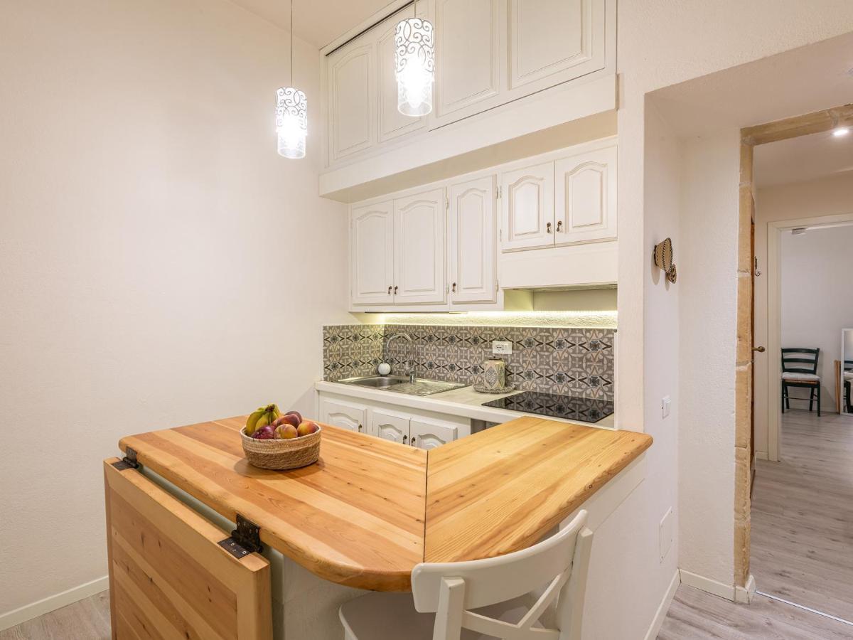 Marco'S Stylish Home In The Heart Of Cagliari Ngoại thất bức ảnh