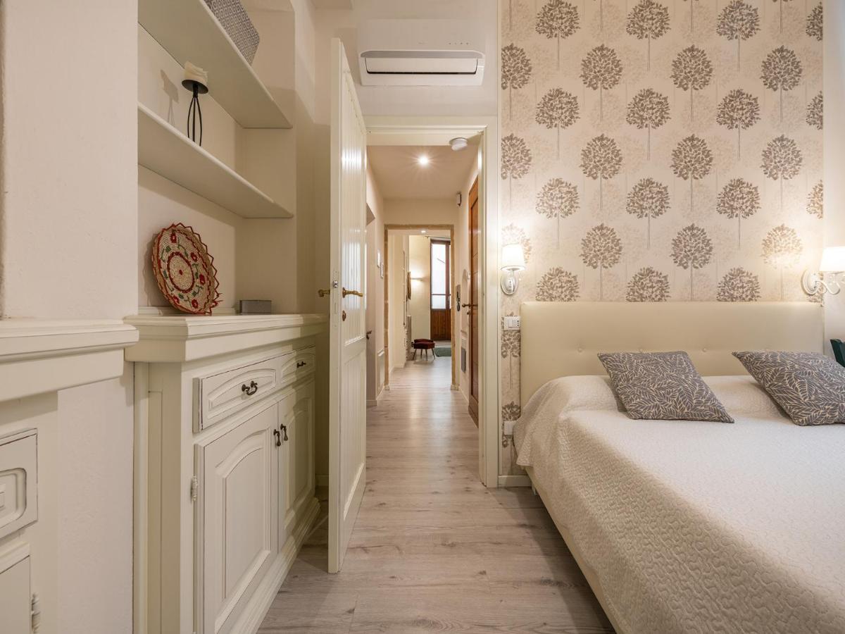 Marco'S Stylish Home In The Heart Of Cagliari Ngoại thất bức ảnh